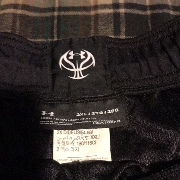 Mens Under Armour Basketball Shorts - Picture 3 of 5